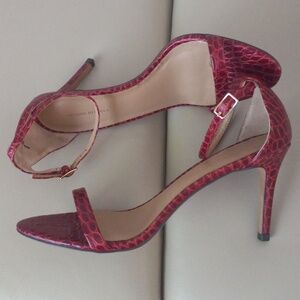 Banana Republic Red Croc-Embossed  Leather Ankle-Strap Stiletto Sandals Size 8.5